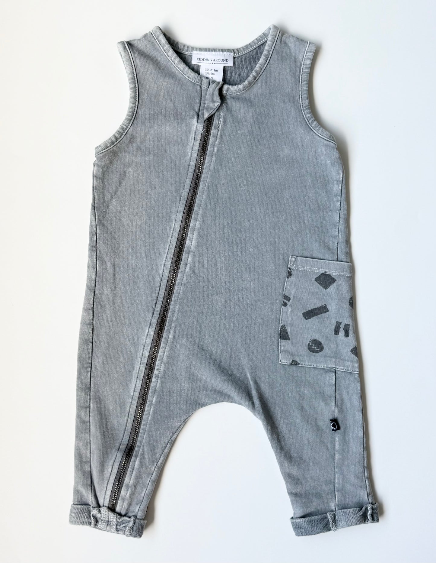 Kidding Around Grey & Abstract Pocket Sleeveless Jumpsuit (9 Months)