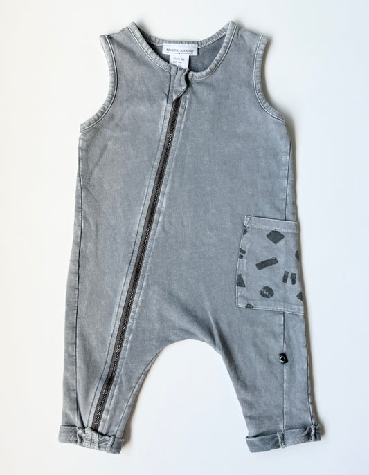 Kidding Around Grey & Abstract Pocket Sleeveless Jumpsuit (9 Months)
