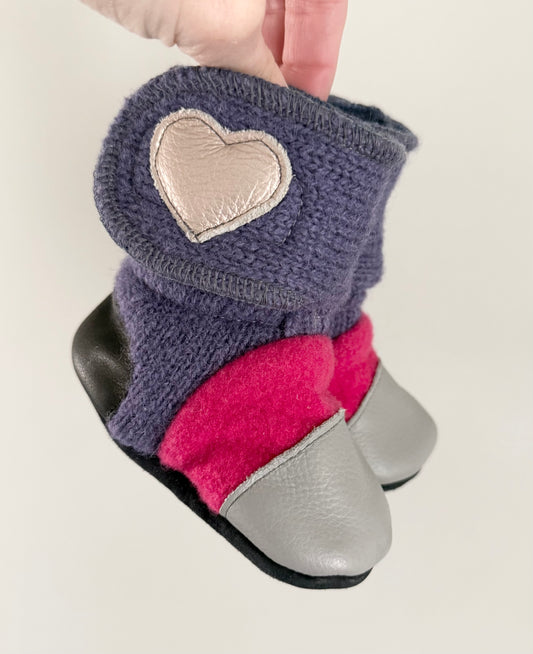 Nooks Purple & Pink Heart Wool Booties (4)