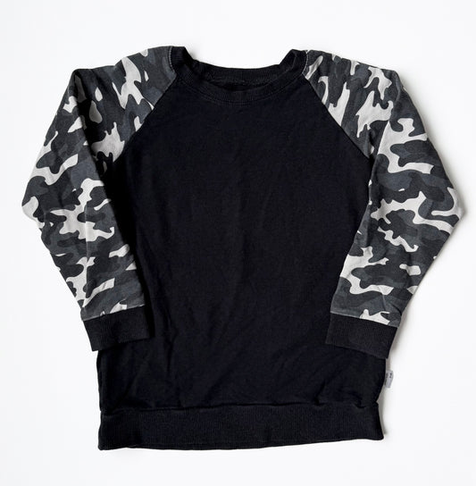 Portage & Main Black Camouflage Pullover (5/6T)