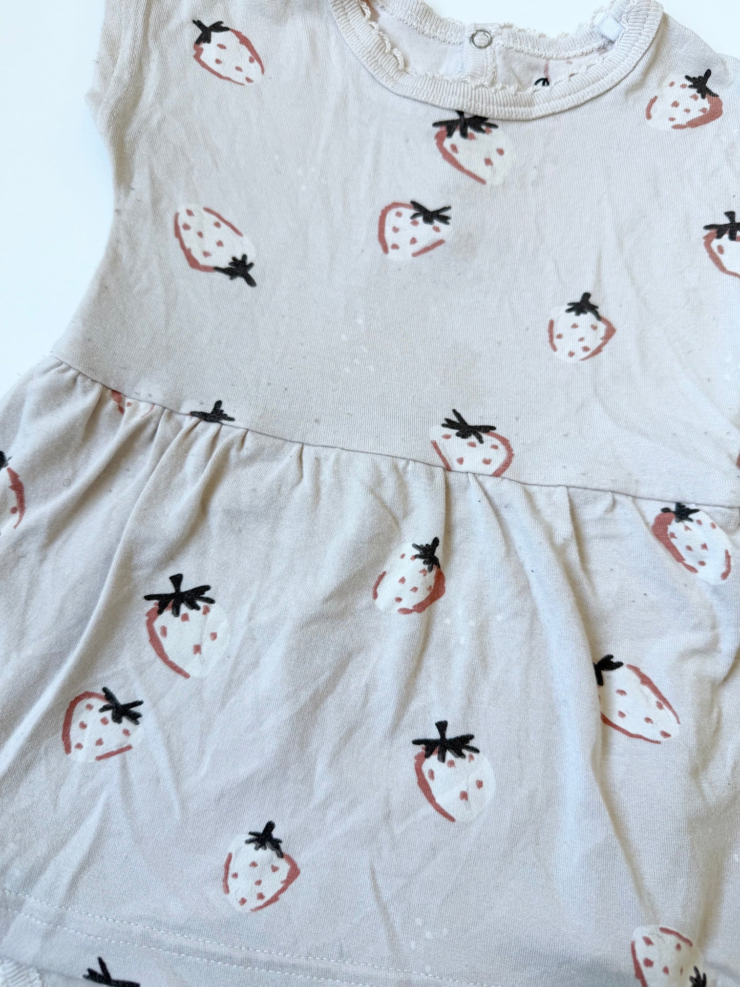 Coccoli Beige Strawberries Short Sleeve Bodysuit Dress (6 Months)