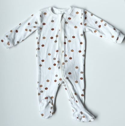 Firsts by Petit Lem White Ribbed Pumpkin Sleeper (3 Months)