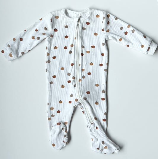 Firsts by Petit Lem White Ribbed Pumpkin Sleeper (3 Months)
