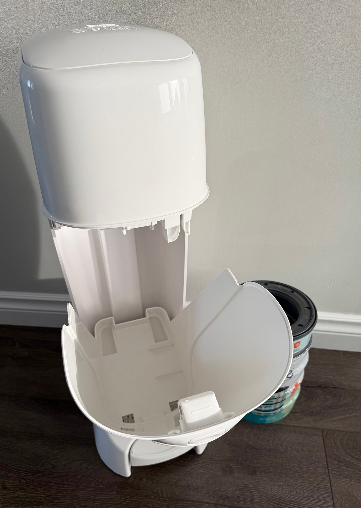 Playtex Diaper Genie Complete Diaper Pail - White