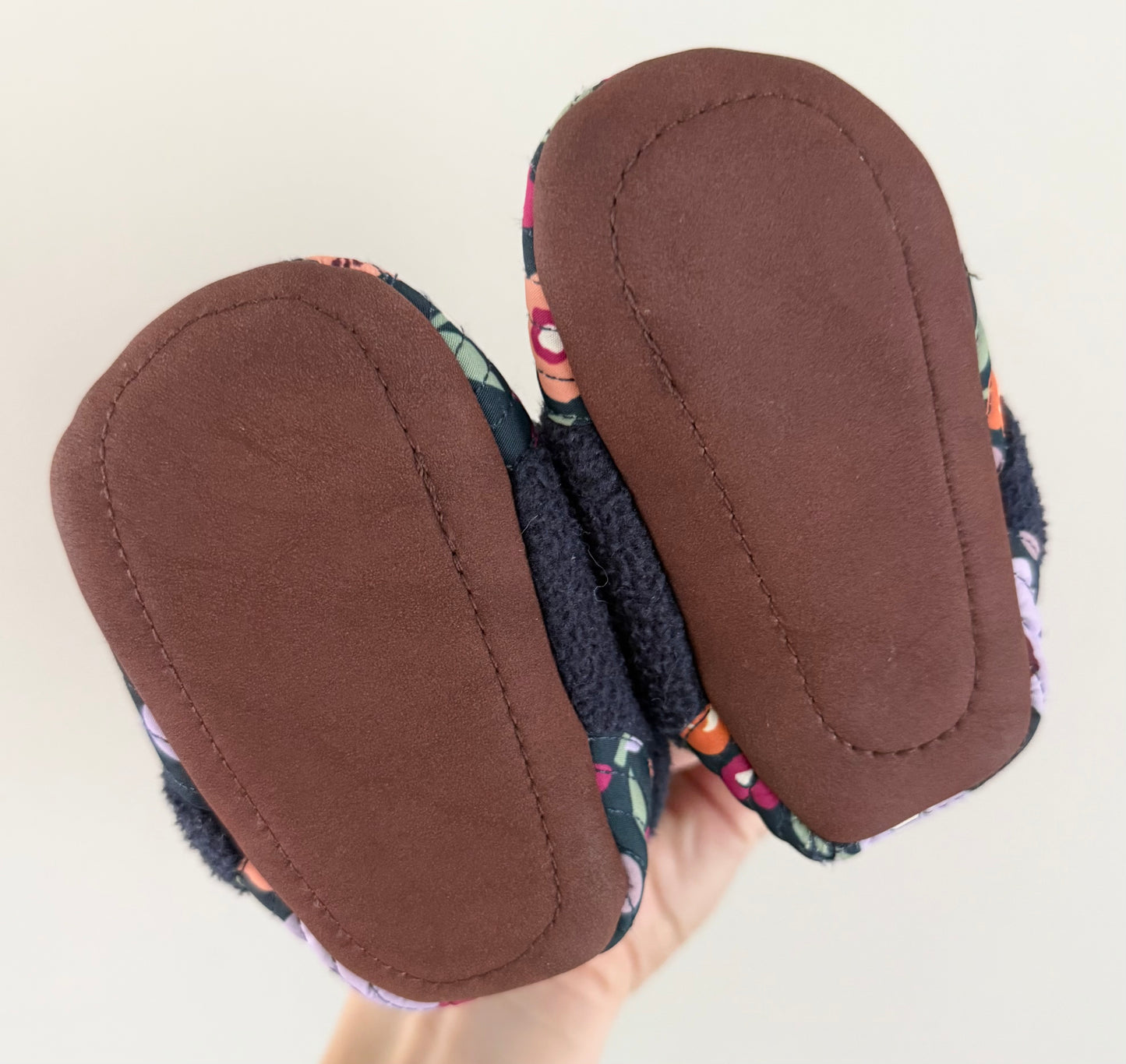 Jan & Jul Stay-Put Dark Blue Floral Cozy Booties (2)