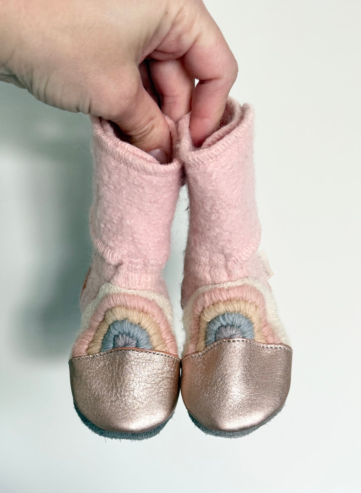 Nooks Pink Rainbows Wool Booties (4)