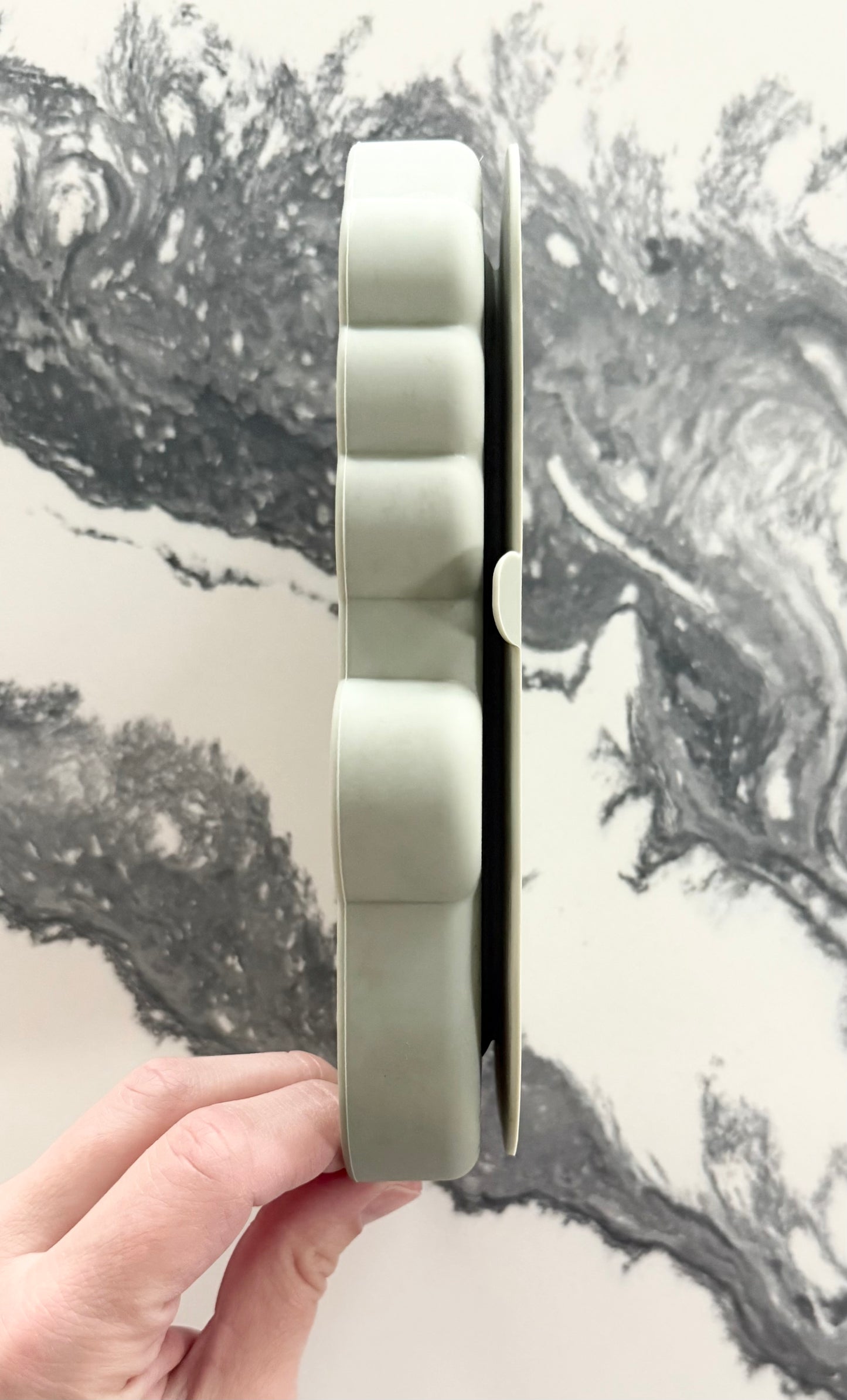 Loulou Lollipop Aly Alligator Green Suction Snack Plate