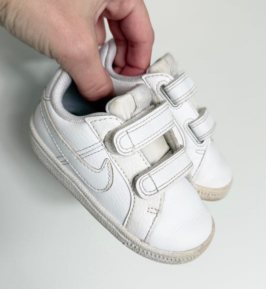 Nike Court Royale TDV All White Velcro Sneakers (5)