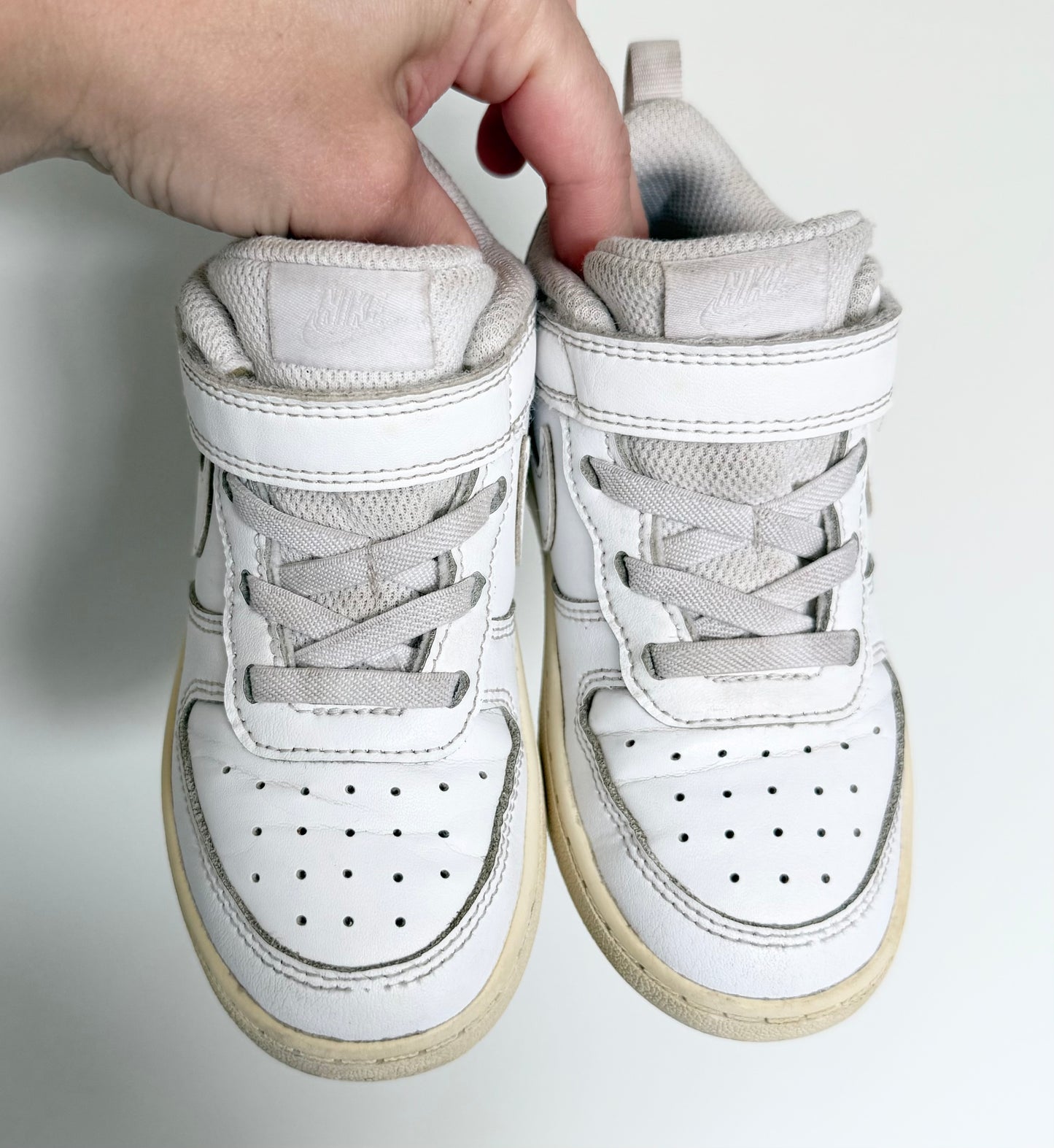 Nike Court Borough Low 2 White High Top Stretch Lace & Velcro Sneakers (9)