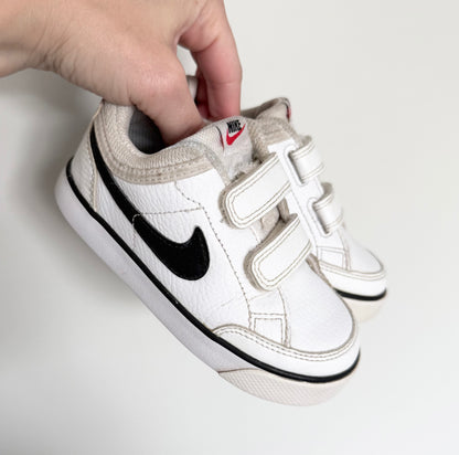 Nike Capri 3 White & Black Checkmark Velcro Sneakers (8)
