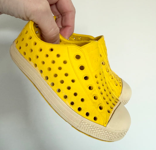 Native Yellow Jefferson Slip Ons (7)