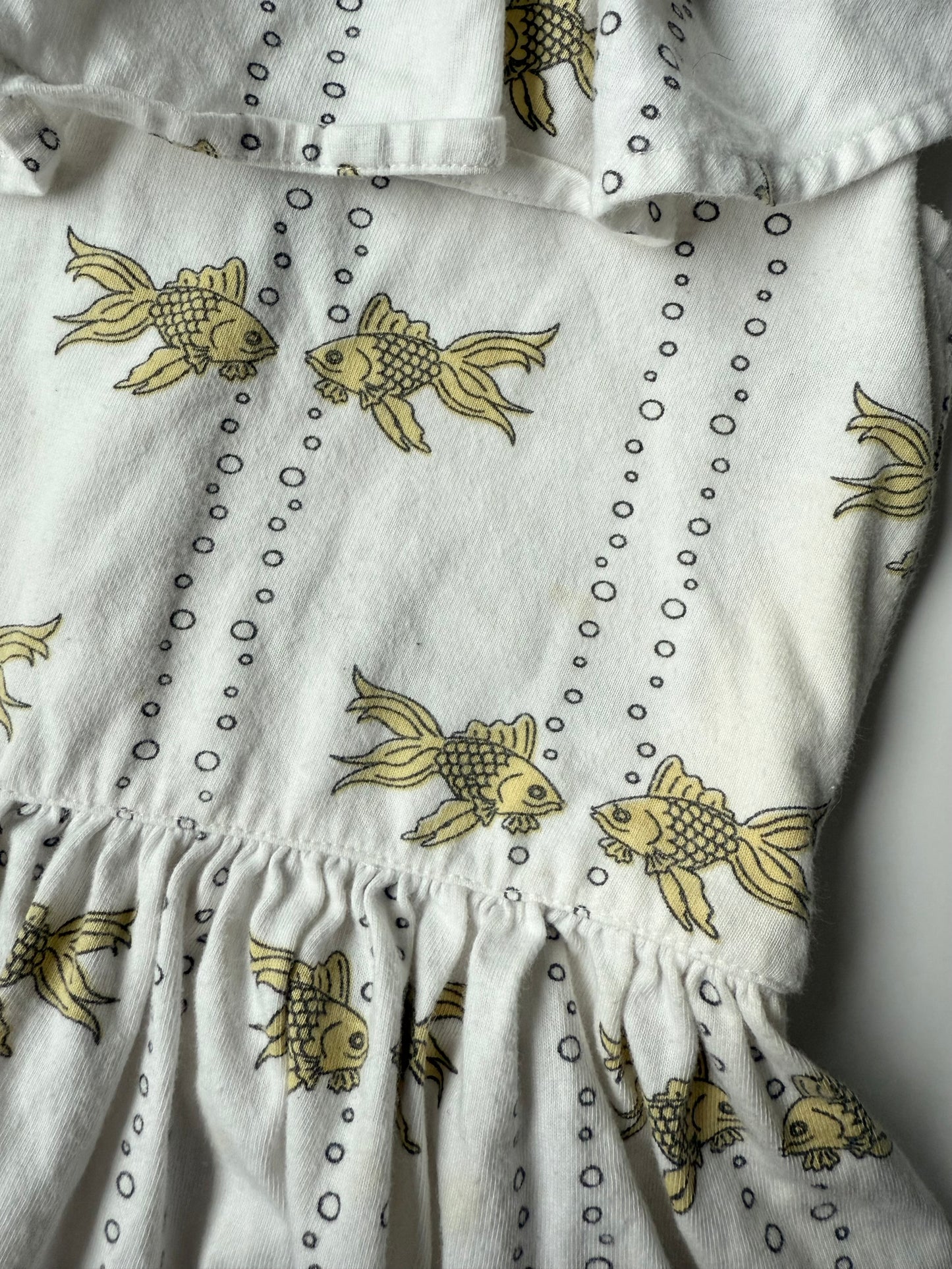 Kate Quinn White & Yellow Goldfish Ruffle Collared Dress (3T)