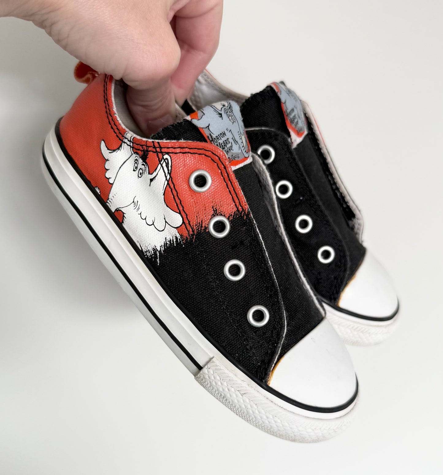 Converse x Dr.Seuss Horton Hears A Who Black & Red Velcro Sneakers (10)