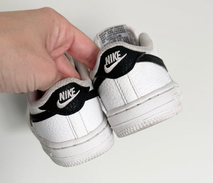 Nike Air Force 1 White & Black Lace Up Sneakers (7)