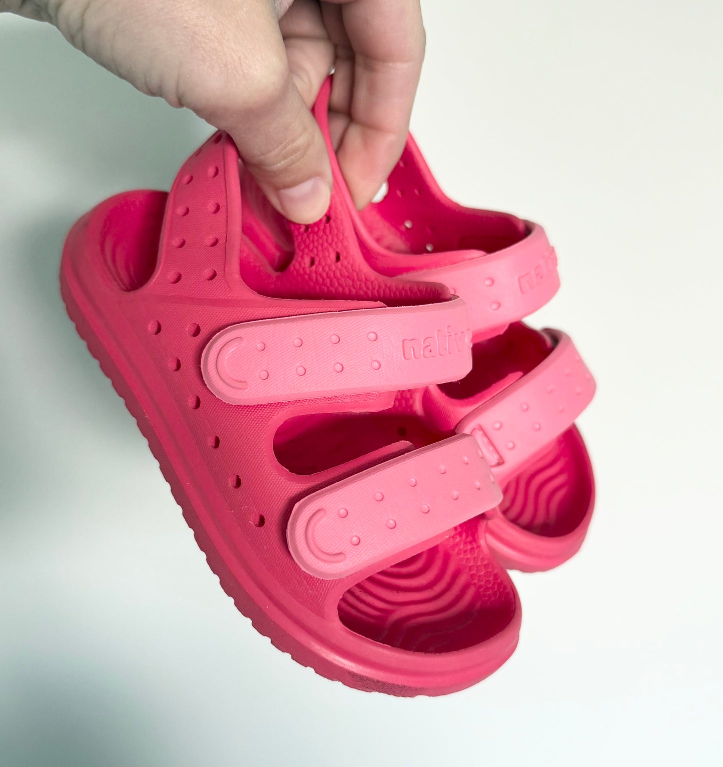 Native Chase Popsicle Pink/Flamingo Pink Sandals (7)