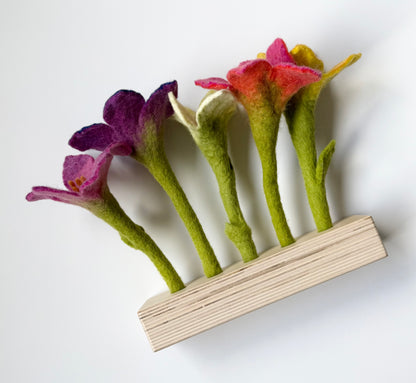 Lovevery Felt Flowers In A Row (2)