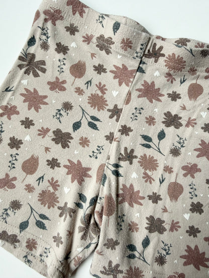Tiny Button Apparel Beige Floral Biker Shorts (4/5T)