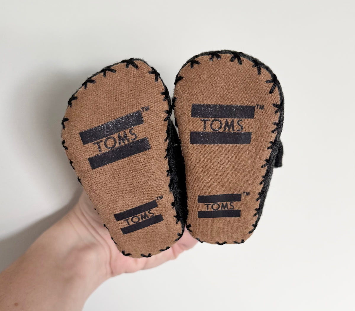 Toms Cuna Heathered Black Fur Lined Booties (2)