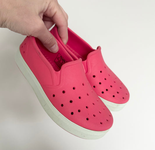 People Coral Pink Slip Ons (10)
