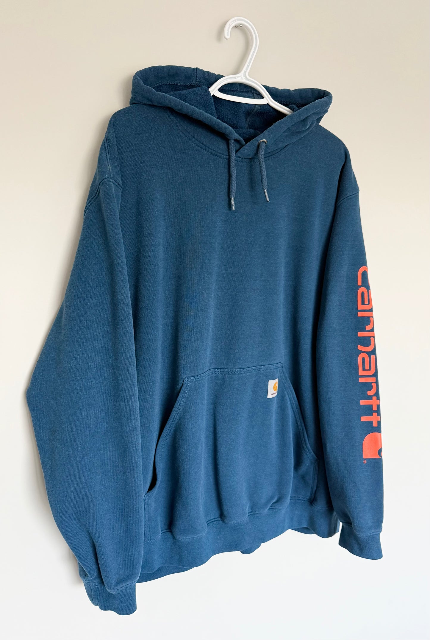 Men’s Carhartt Loose-Fit Midweight Logo Graphic Sweatshirt in Blue & Orange (Extra Large)