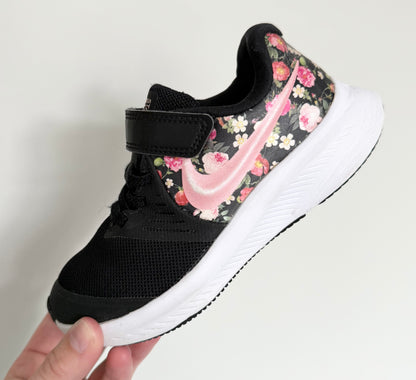 Nike Star Runner 2 Black Vintage Floral Stretch Lace & Velcro Sneakers (11)