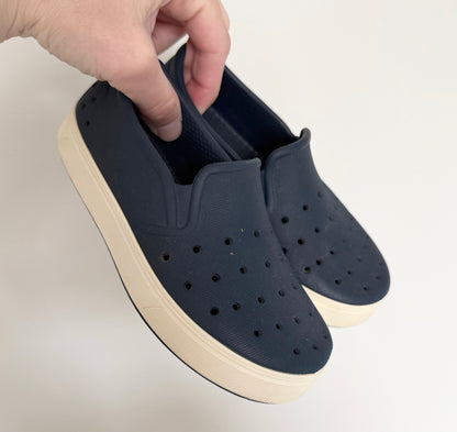 People Navy Slip Ons (10)