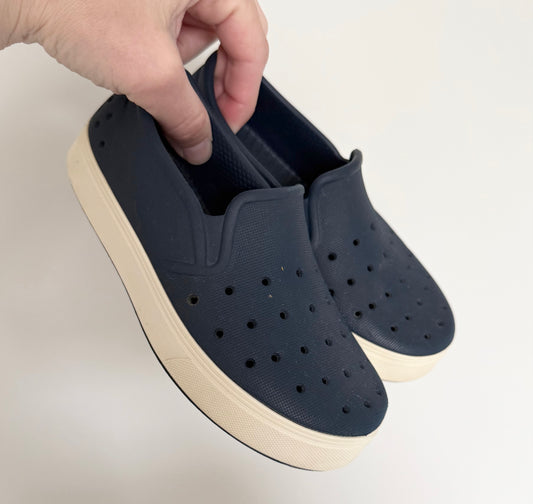 People Navy Slip Ons (10)