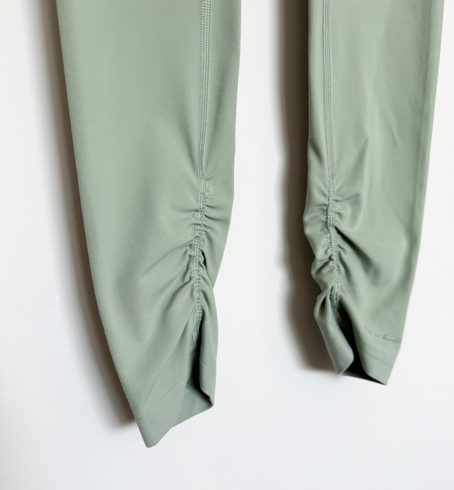 Women’s Gymshark x Whitney Simmons V2 Leggings in Moss Green (Small)