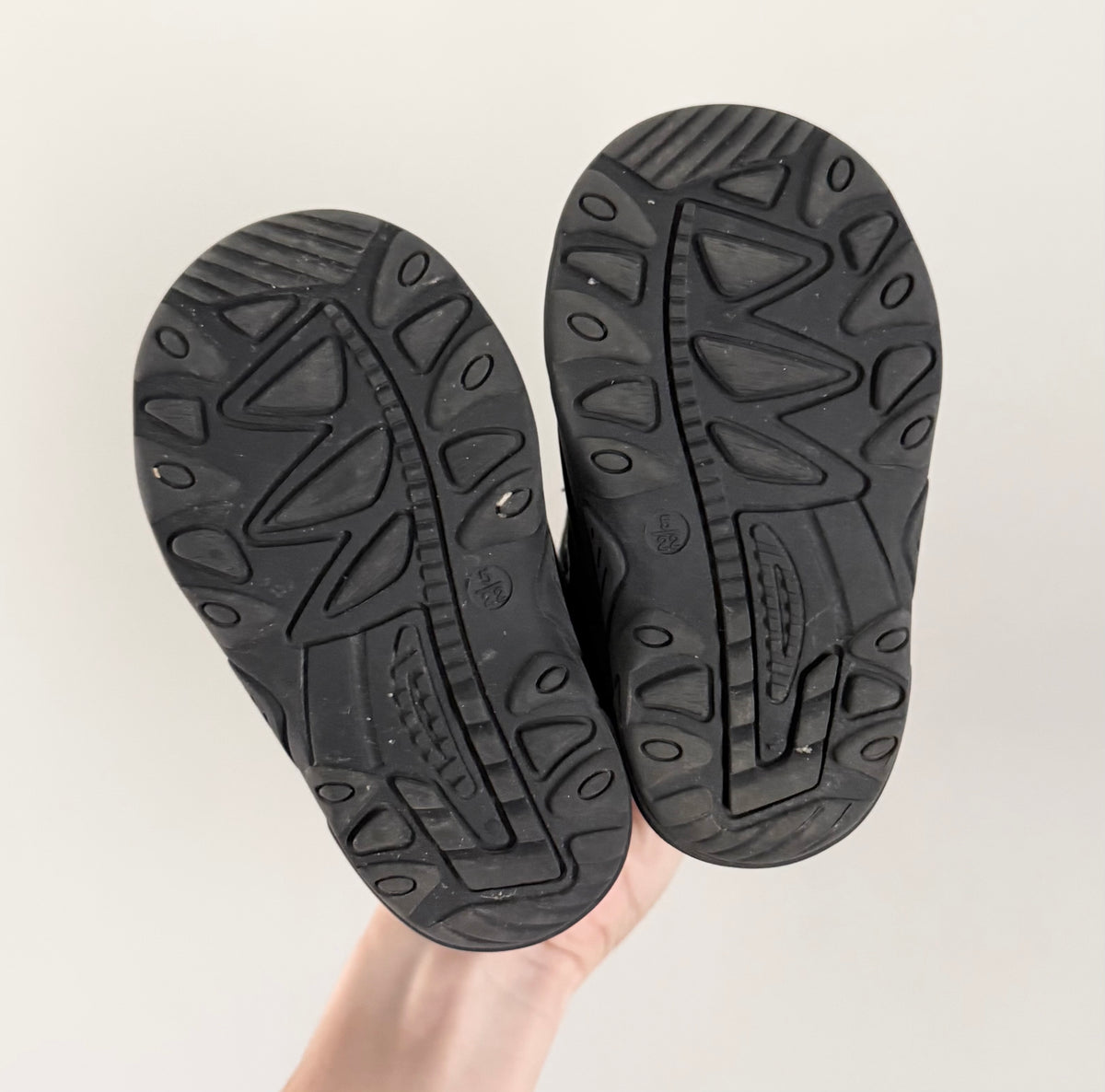 Kamik Wren Lo Black Short Boots (5)