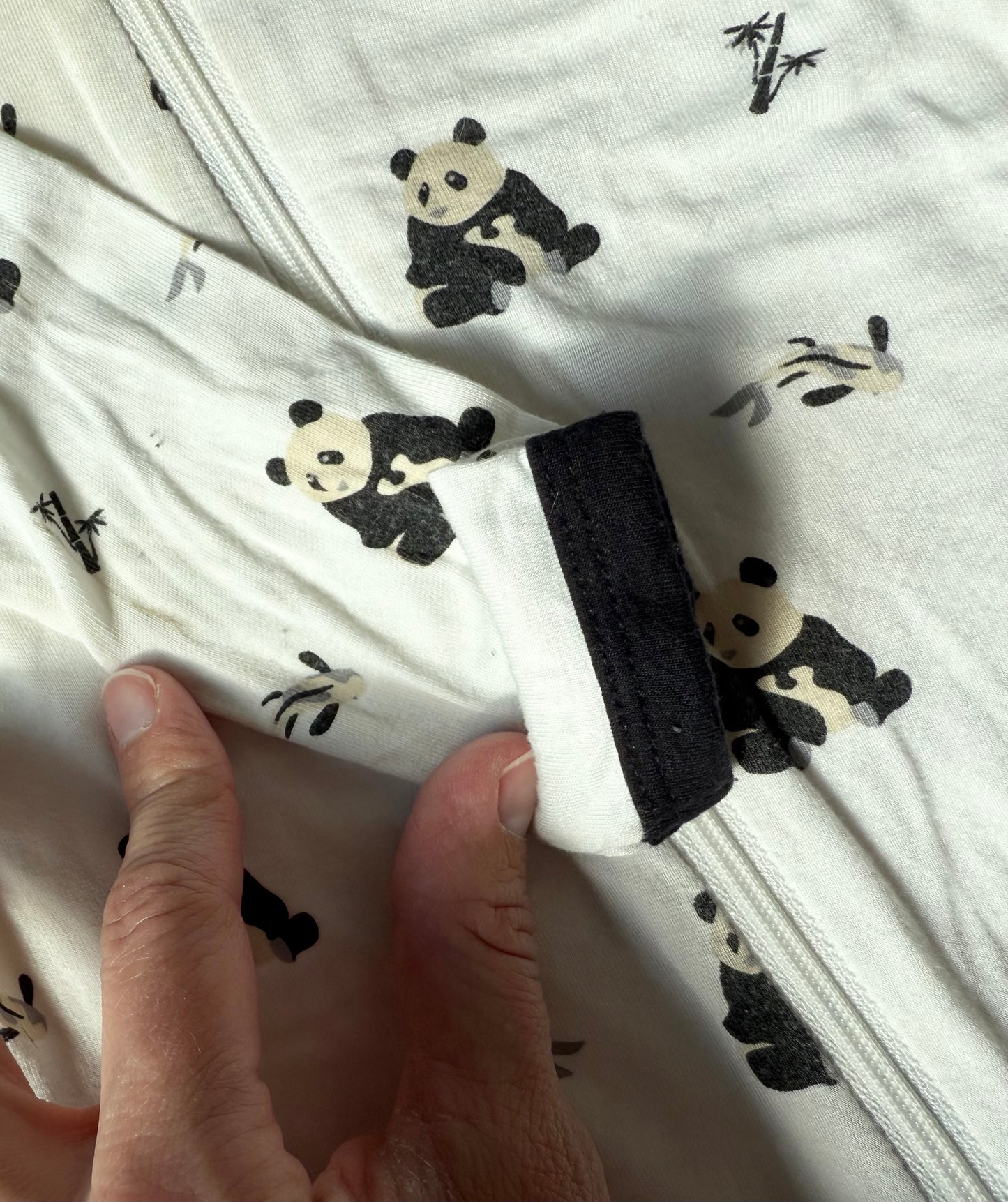 Kyte Black & White Zen Zipper Footie Sleeper (3-6 Months)