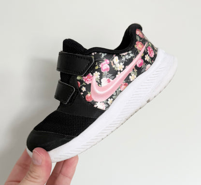 Nike Star Runner 2 Black Vintage Floral Stretch Lace & Velcro Sneakers (8)