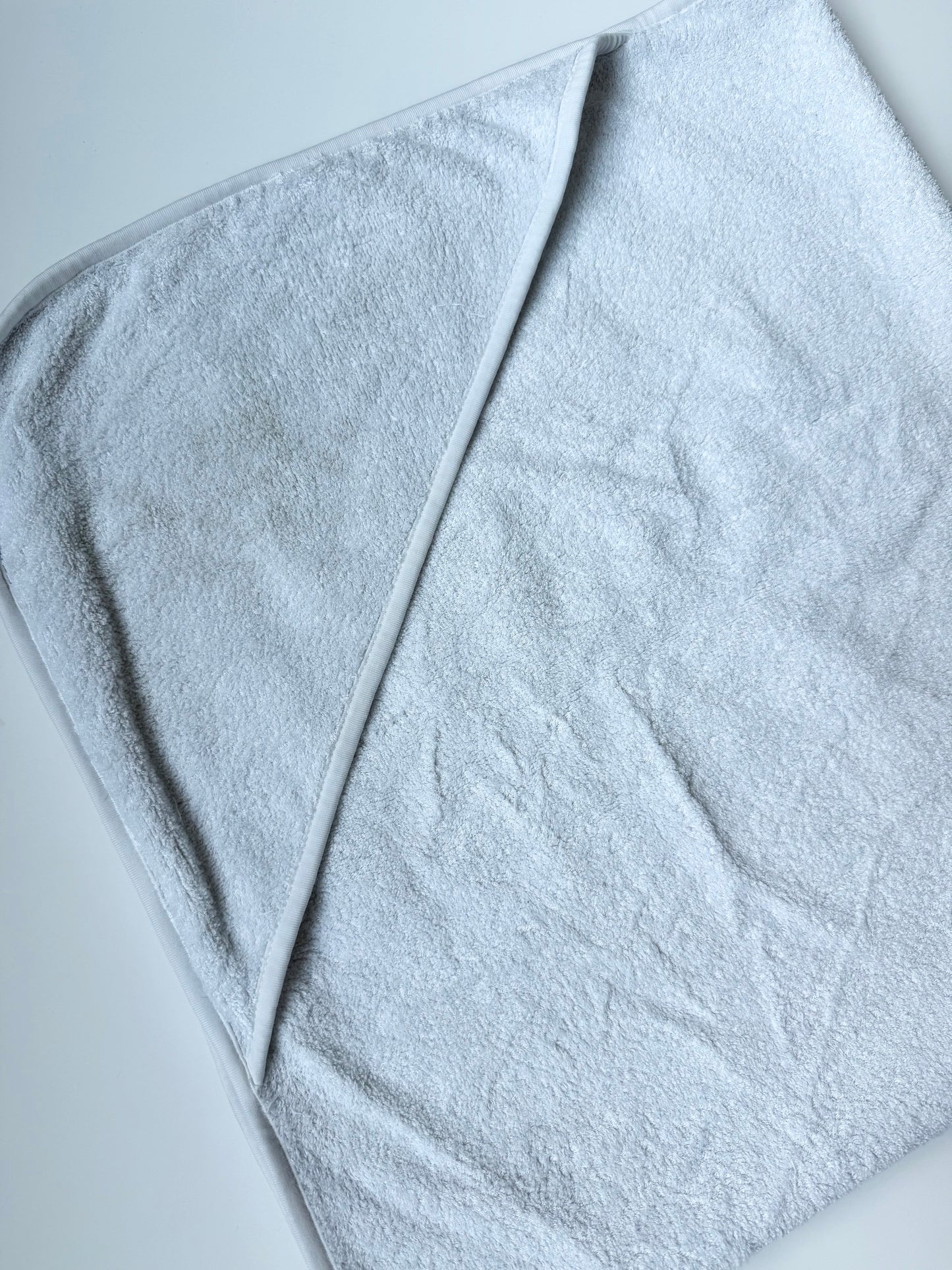 Kyte Bamboo Terry Hooded Infant Bath Towel in Cloud