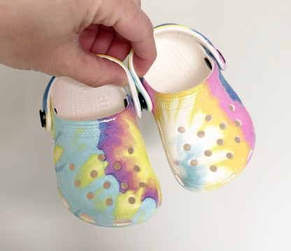 Crocs Light Tie Dye Clog Slip Ons (2/3)