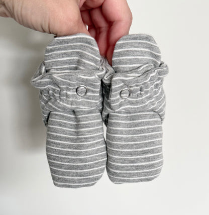 Robeez Grey Stripes & Stars Booties (1)