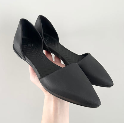 Women’s Native Audrey Slip Ons in Jiffy Black (W6)
