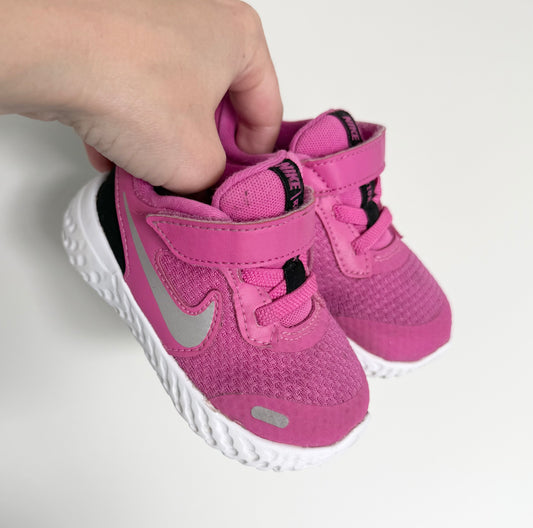 Nike Revolution 5 TDV Fushia & Black Stretch Lace & Velcro Sneakers (5)