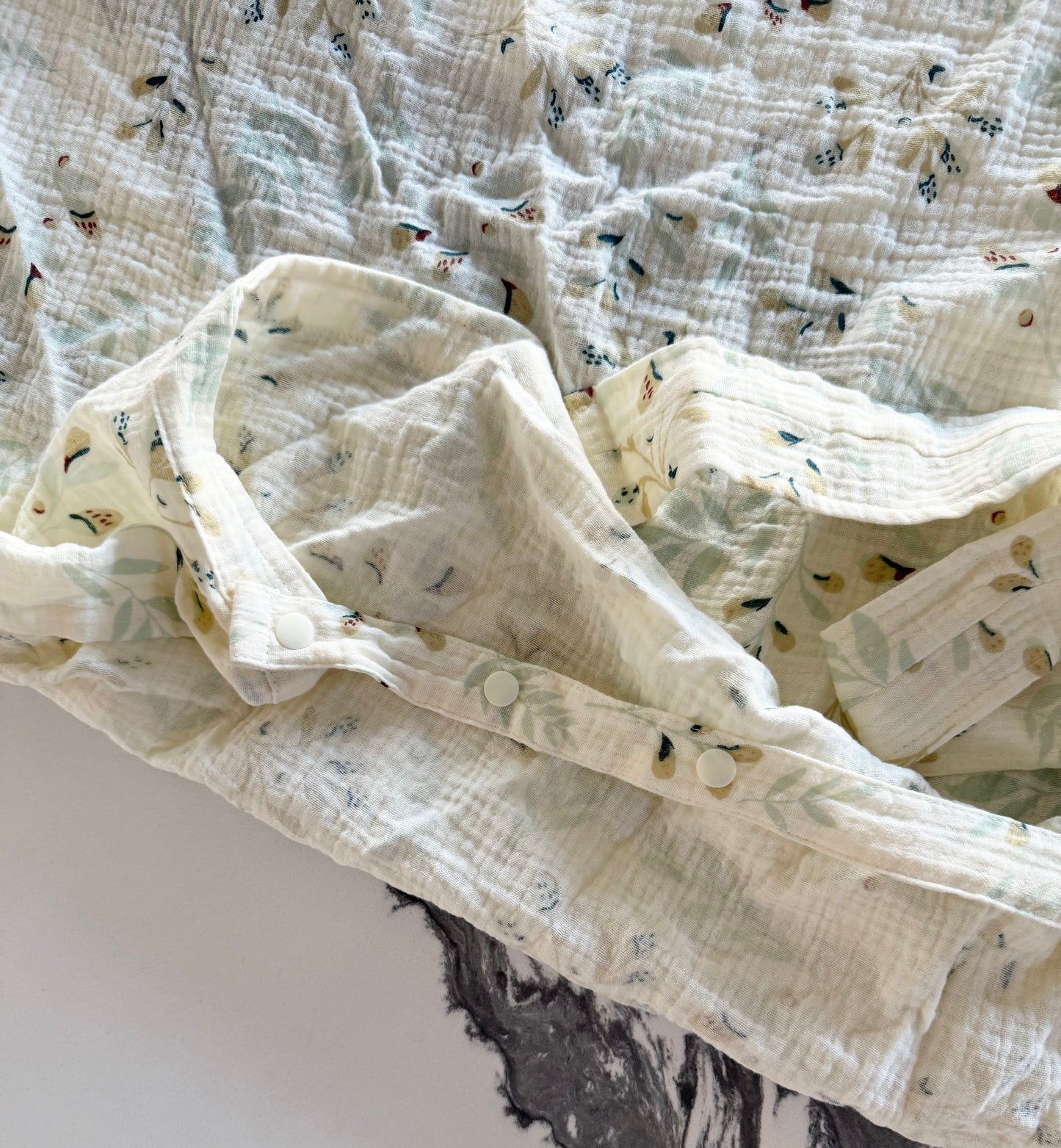 Blissful Diary Muslin Nursing Cover in Botanical Leaf