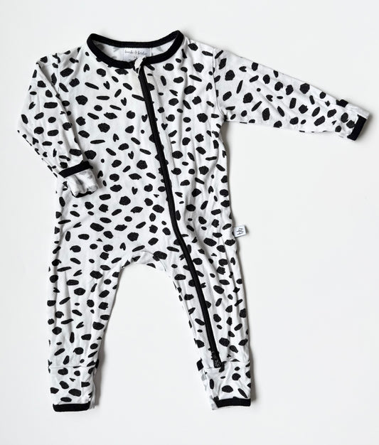 Bambi & Birdie White & Black Speckled Sleeper Romper (3-6 Months)