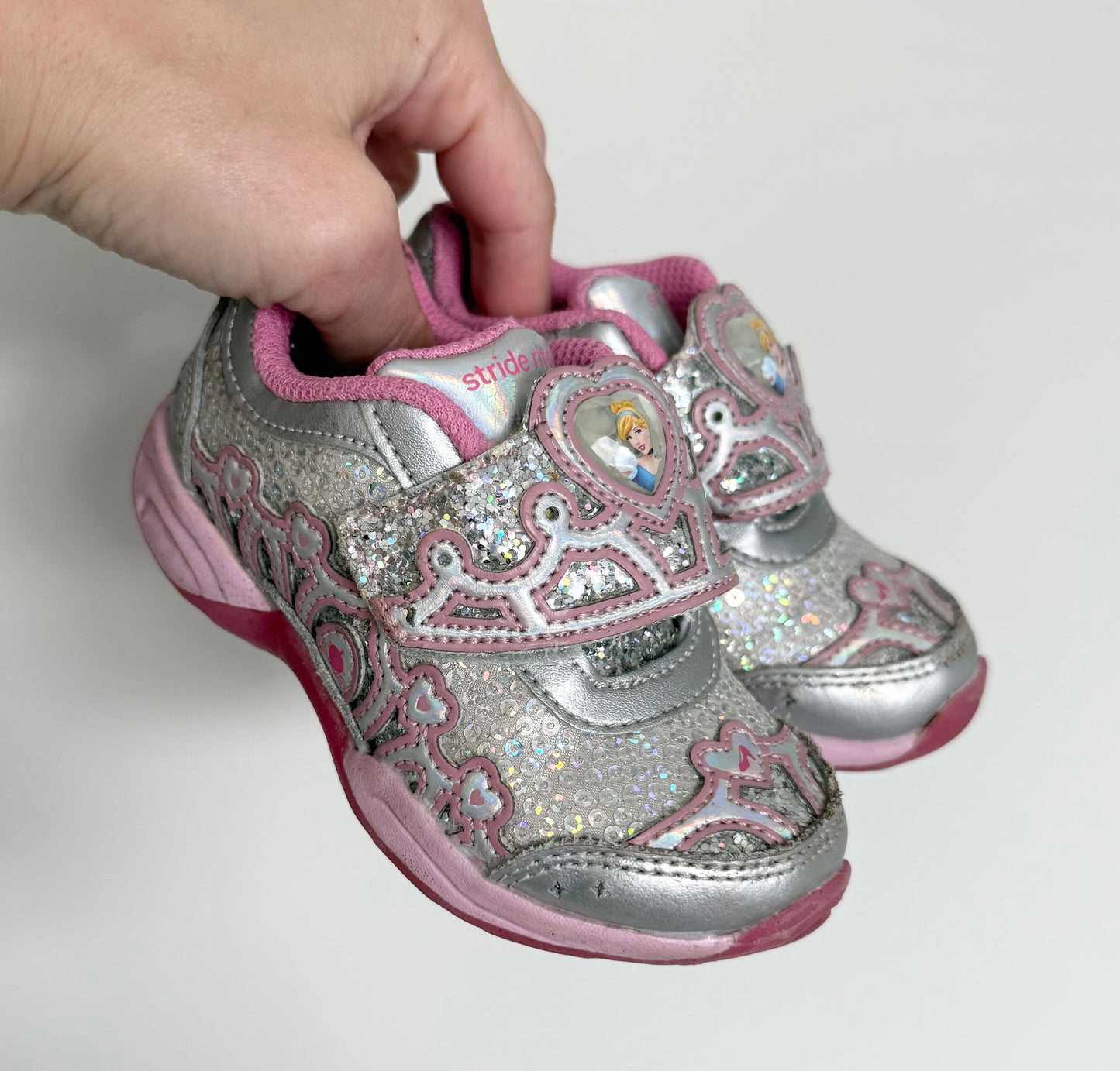 Stride Rite x Disney Princess Cinderella Pink & Silver Sparkle Light Up Velcro Sneakers (6.5)