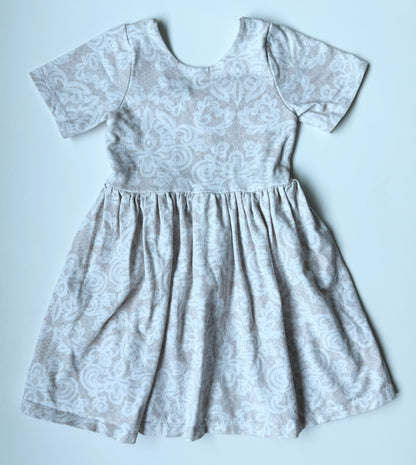 Daniel’s Threadz Light Beige & White Damask Short Sleeve Dress (2/3 Years)