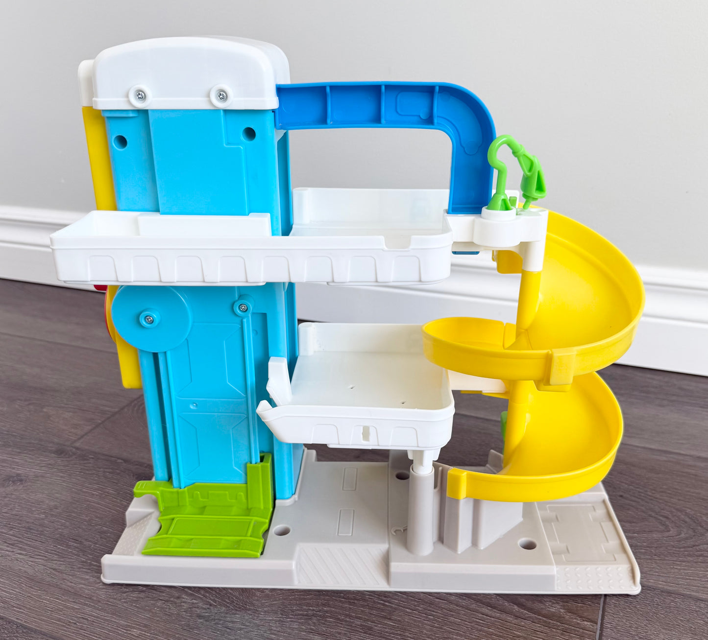 Fisher-Price Little People Helpful Neighbor's Garage