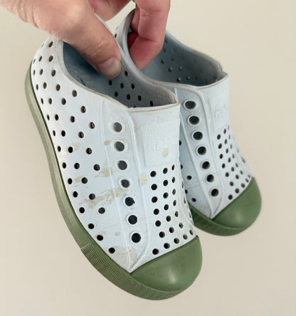 Native Light Blue & Green Trim Jefferson Slip Ons (C8)