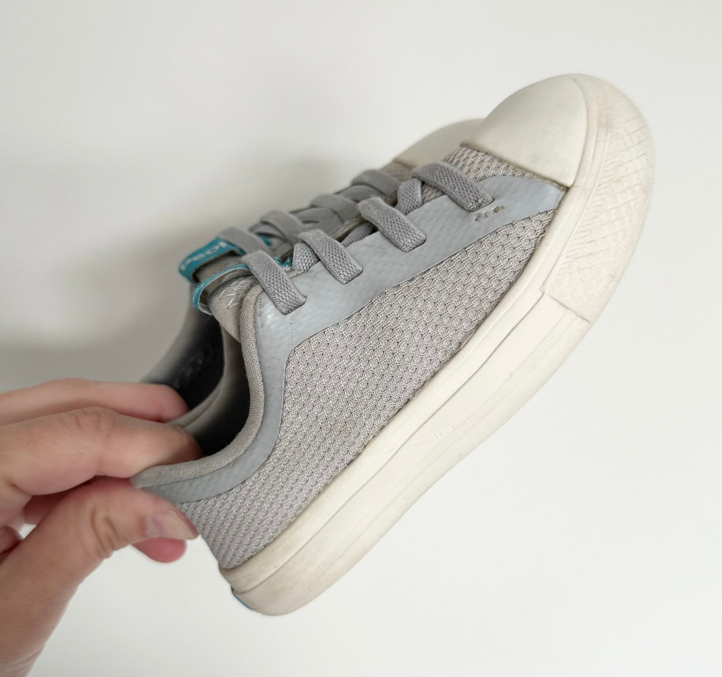People Light Grey Stretch Lace Slip On Sneakers (7)