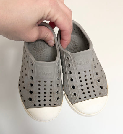 Native Light Grey Jefferson Slip Ons (6)