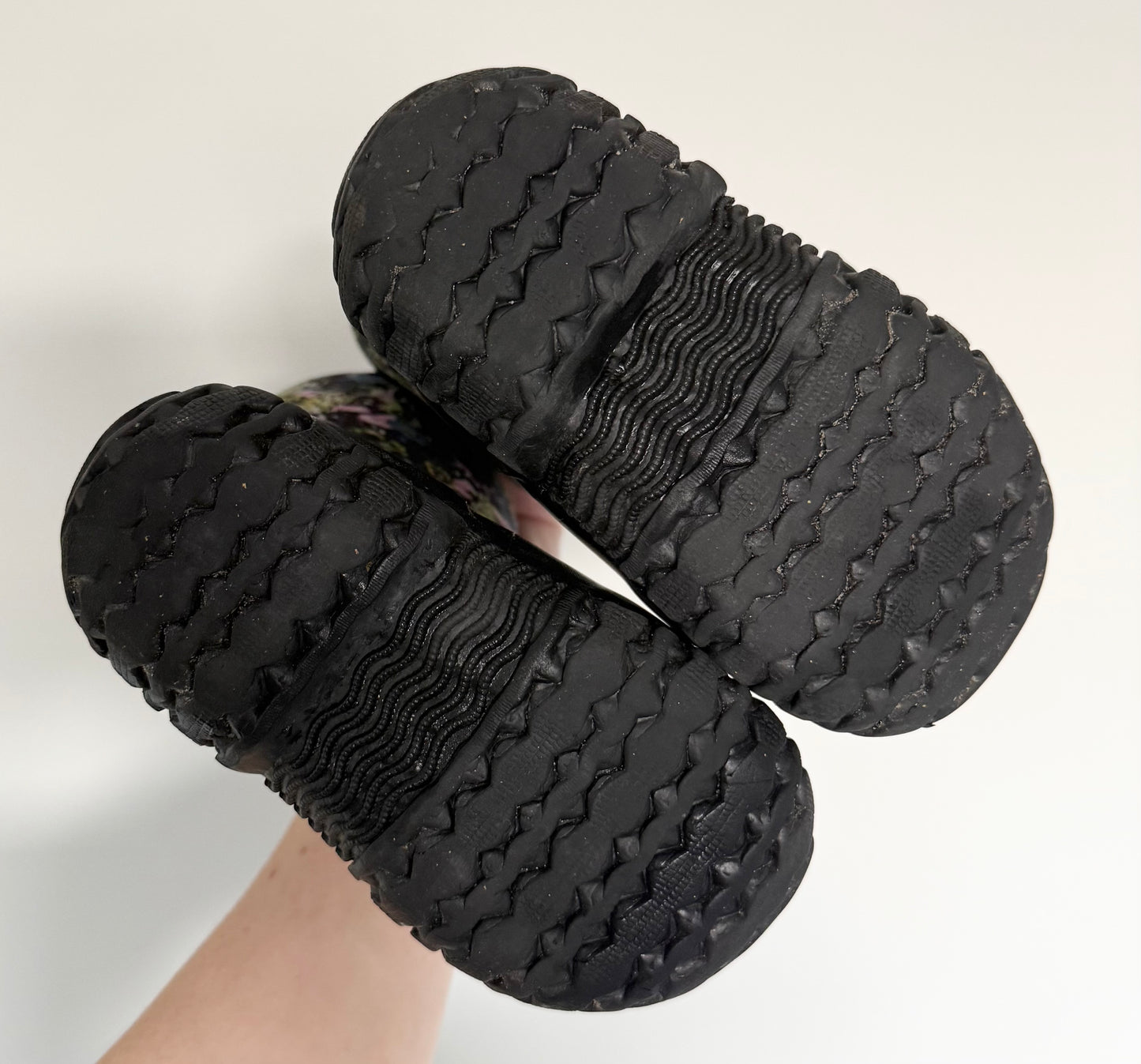 BOGS Stomper Purple & Black Night Garden Winter Boots (7)
