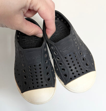 Native Black Jefferson Slip Ons (5)